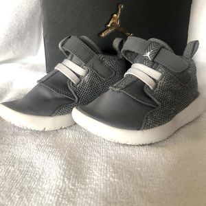 Kids Jordan eclipse chukka BT size 9c shoes